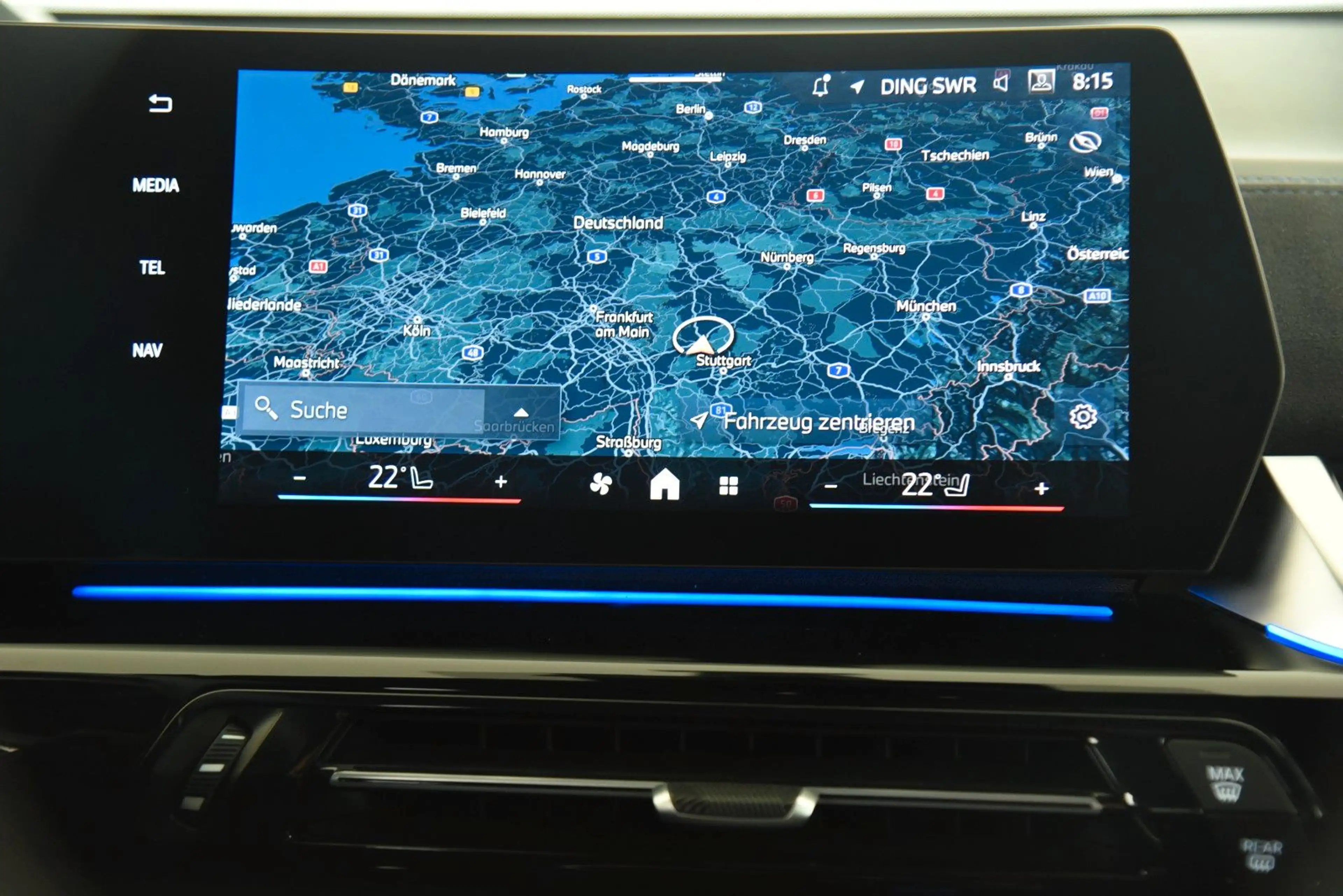 BMW X2 xDrive20d M Sport LED HUD AHK ParkAss DAB — photo 12