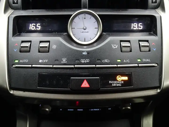 Lexus NX 300h BUSINESS 2WD 2019, foto 24