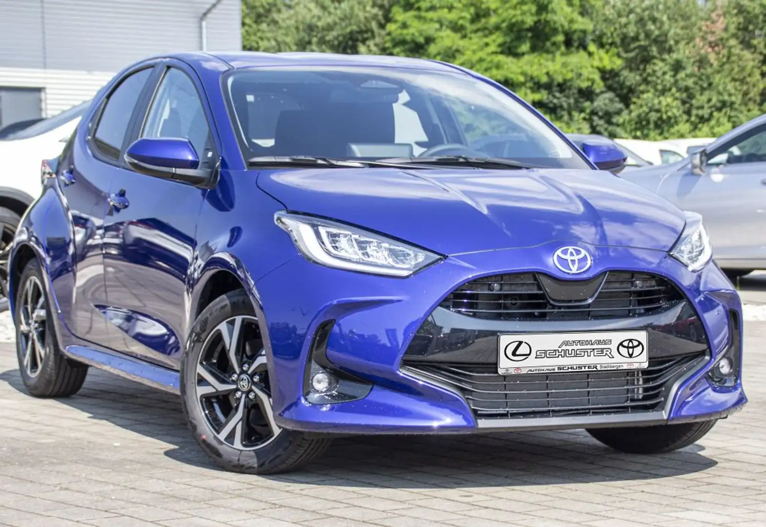 Toyota Yaris Hybrid 130 1.5 VVT-i Style Plus*Style Safety-Paket Blau - 1