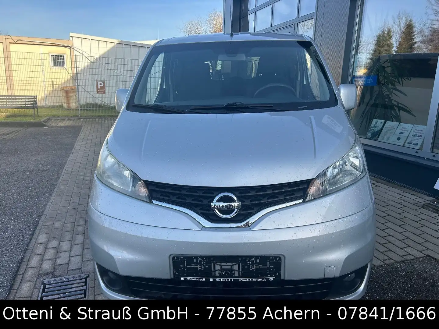 Nissan NV200 Evalia Premium 1,5 dCi 81KW/110PS 7Sitzer Silber - 2