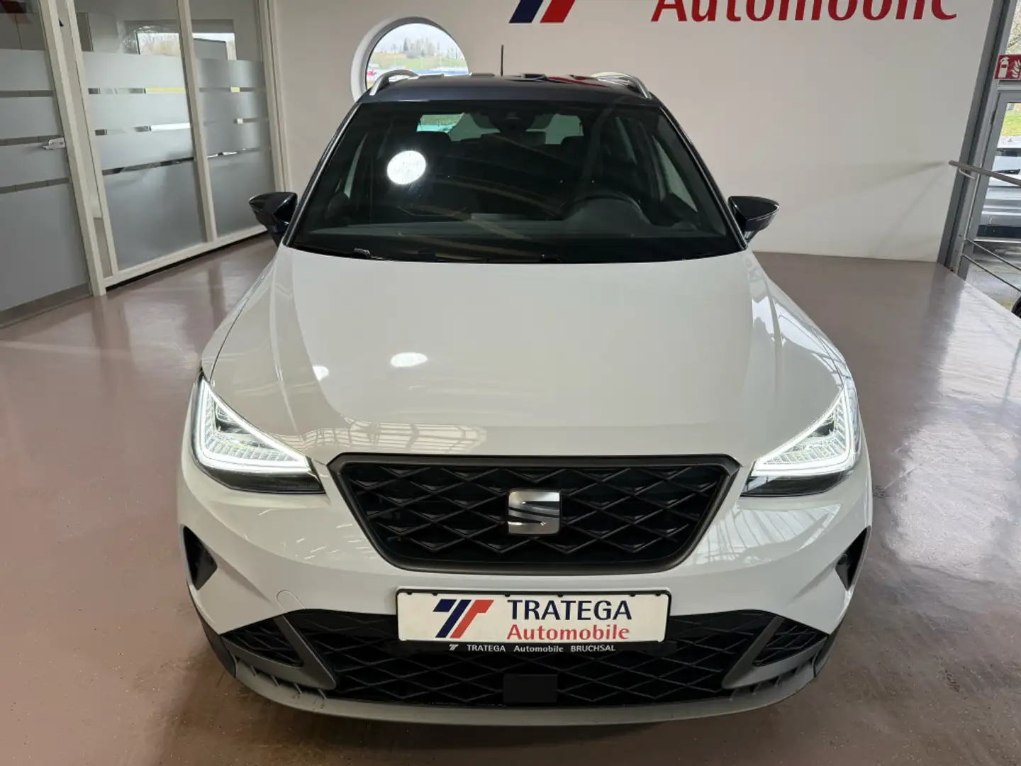 SEAT Arona 1,0 TSI FR 18 ACC LED Navi FullLink SH TW Weiß - 2