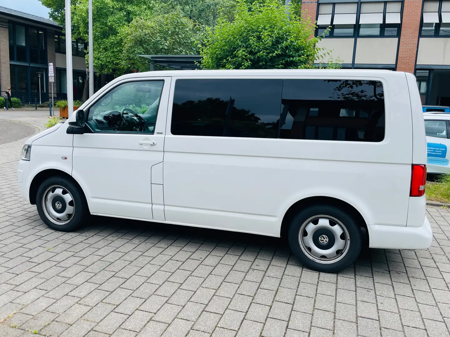 Volkswagen T5 Multivan Match 4 Motion Weiß - 2