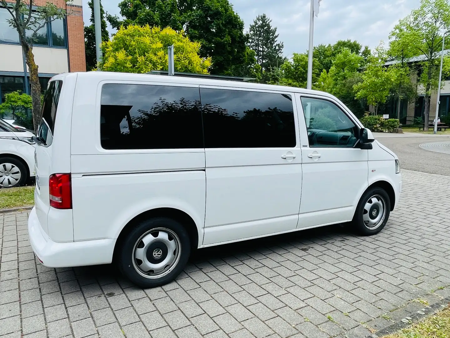 Volkswagen T5 Multivan Match 4 Motion Weiß - 1