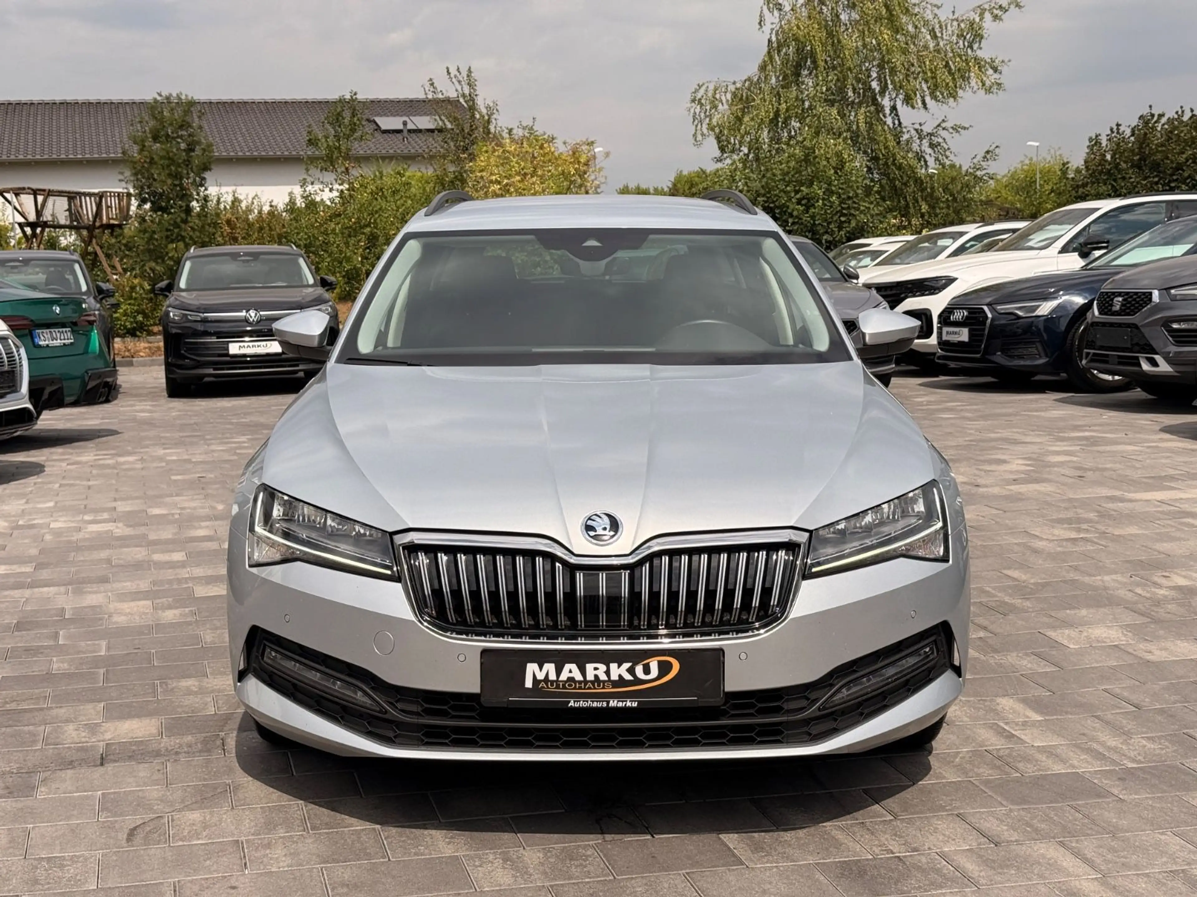 Skoda Superb Combi Ambition *ACC*Kamera*Lane Assist* — photo 2