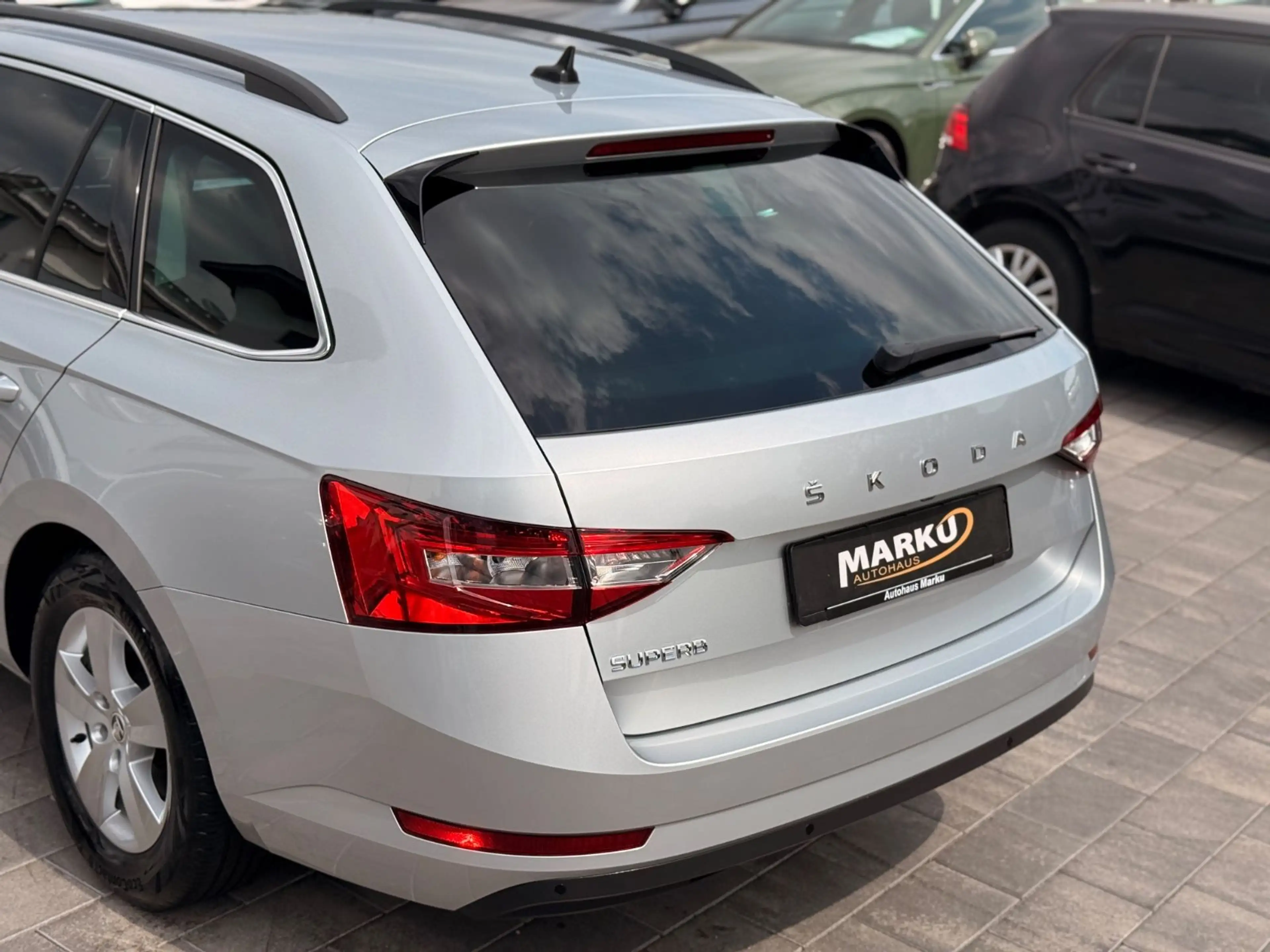 Skoda Superb Combi Ambition *ACC*Kamera*Lane Assist* — photo 14