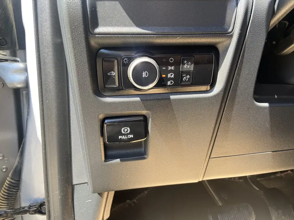 2022 Ford F-150 SuperCrew XL SuperCrew 145 | Class IV Hitch | Running Boards — photo 8