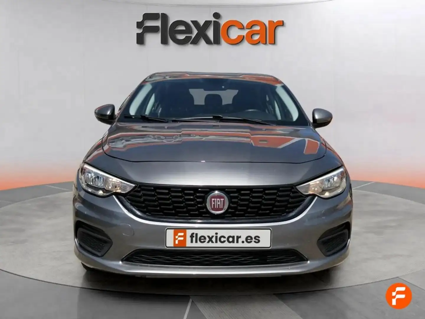 Fiat Tipo 1.4 16v Lounge 70kW (95CV) gasolina 5p. Gris - 2