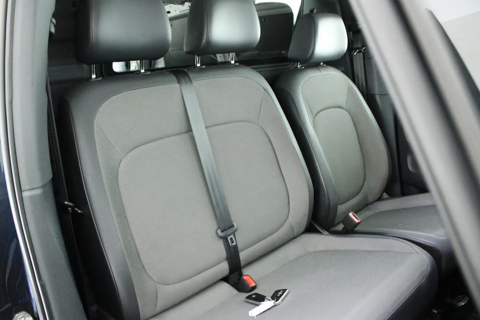 Volkswagen ID. Buzz Cargo 77 kWh 3Pers. App-Connect Parkeersensoren Blau - 2