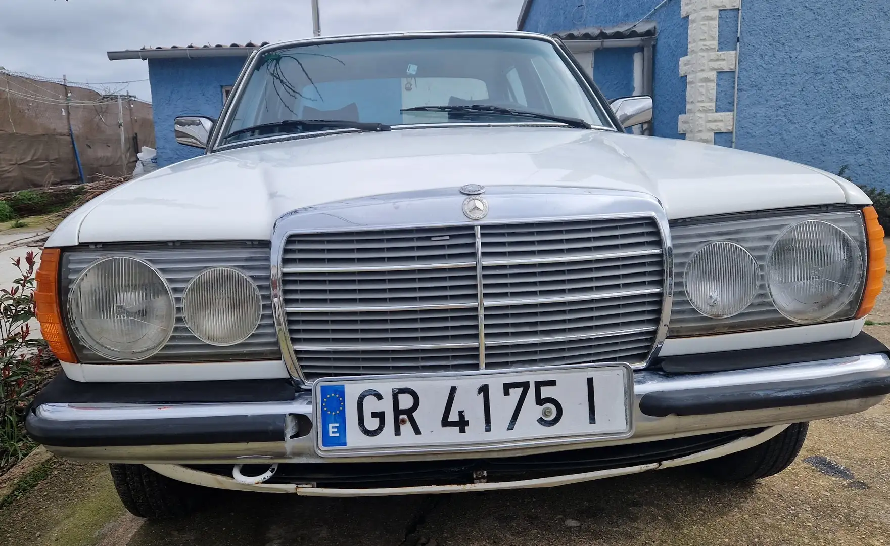Mercedes-Benz 300 300D - 2
