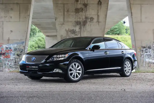 Lexus LS 600 600H L President youngtimer