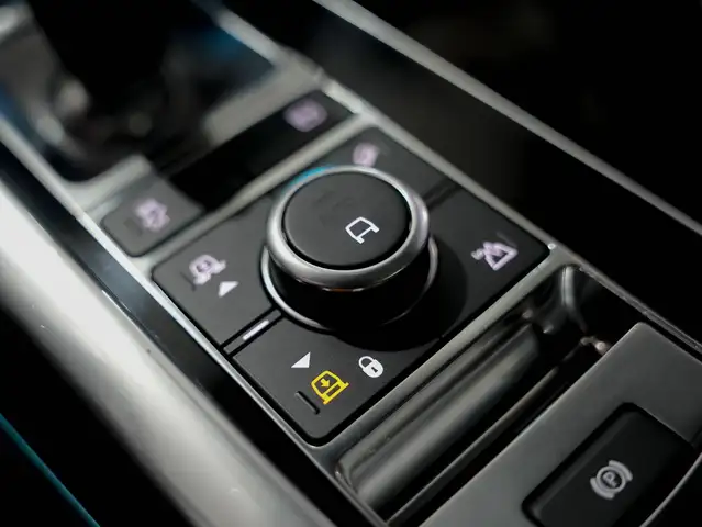 Land Rover Range Rover Sport view 17