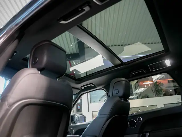 Land Rover Range Rover Sport view 8