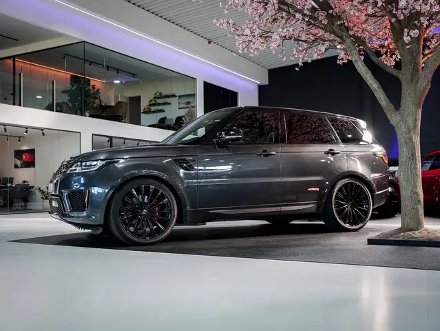Land Rover Range Rover Sport view 2