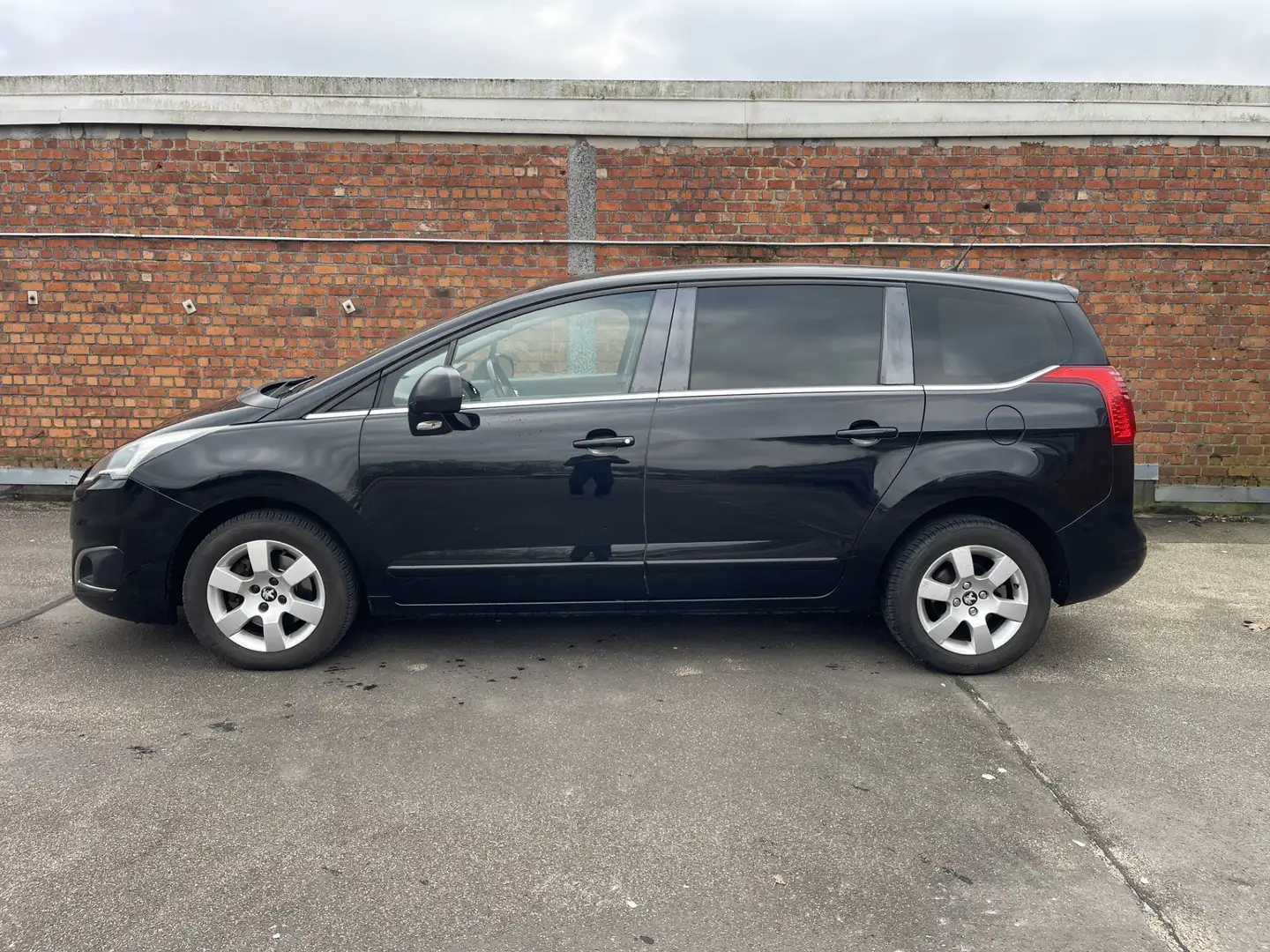 Peugeot 5008 1.6 BlueHDi Active Noir - 2