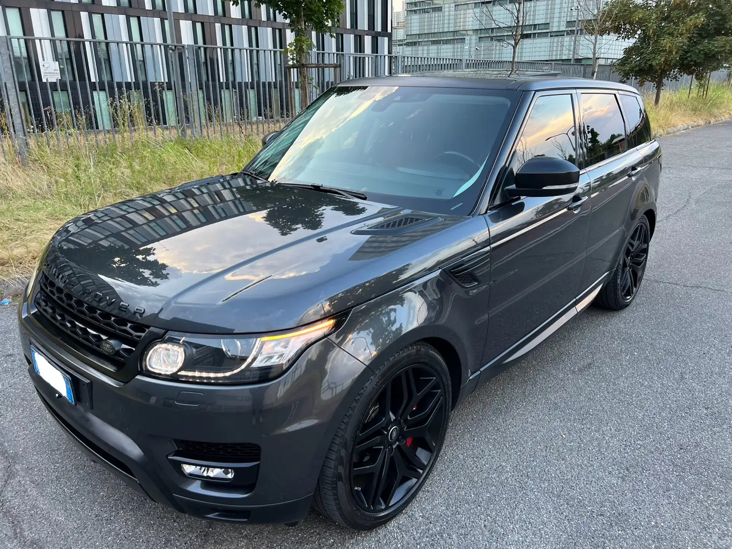 Land Rover Range Rover Sport 3.0 TDI V6 HSE* R-DYNAMIC *BLACK LIMIT EDITION* Black - 1