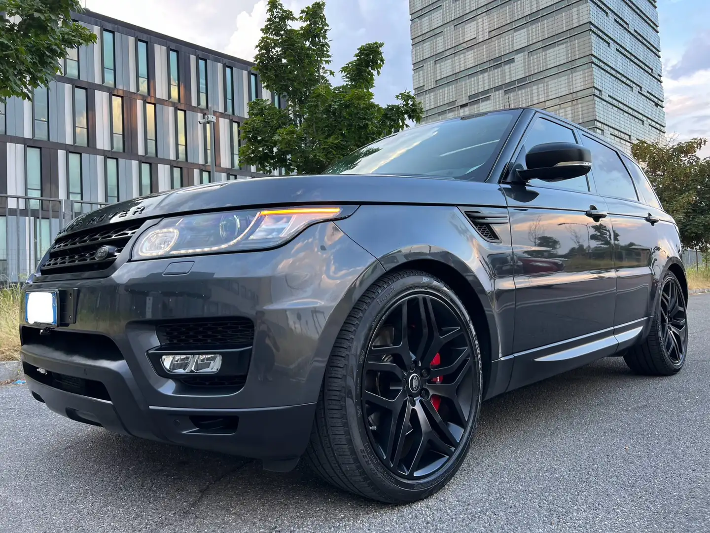 Land Rover Range Rover Sport 3.0 TDI V6 HSE* R-DYNAMIC *BLACK LIMIT EDITION* Black - 2