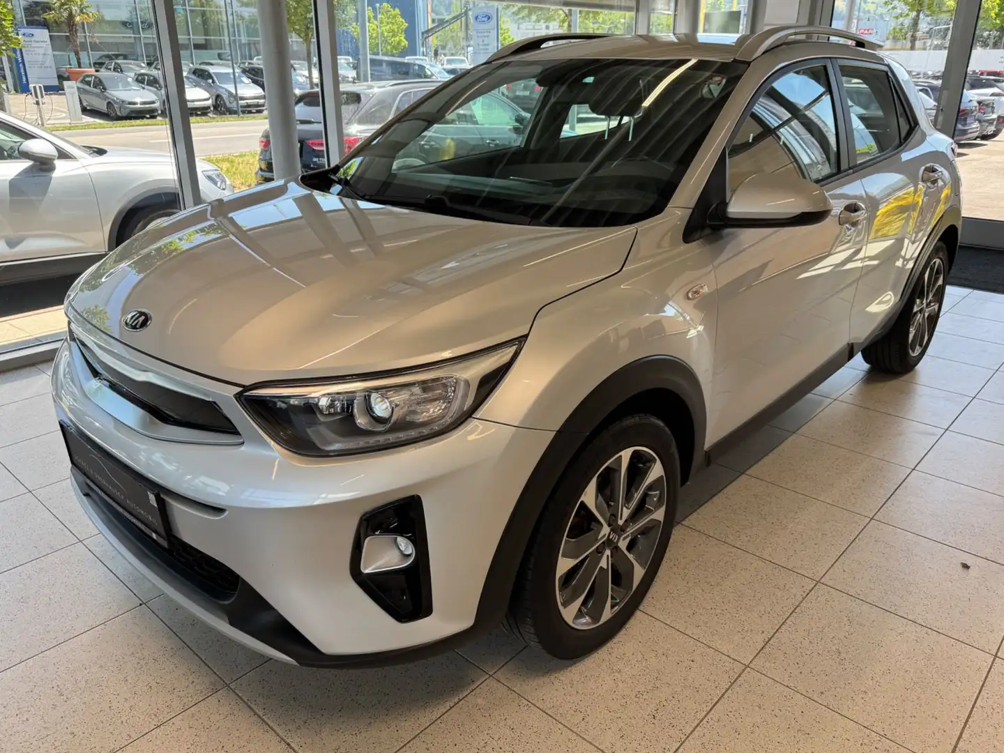 Kia Stonic 1.4 Silber (EURO 6d-TEMP) Silber - 1