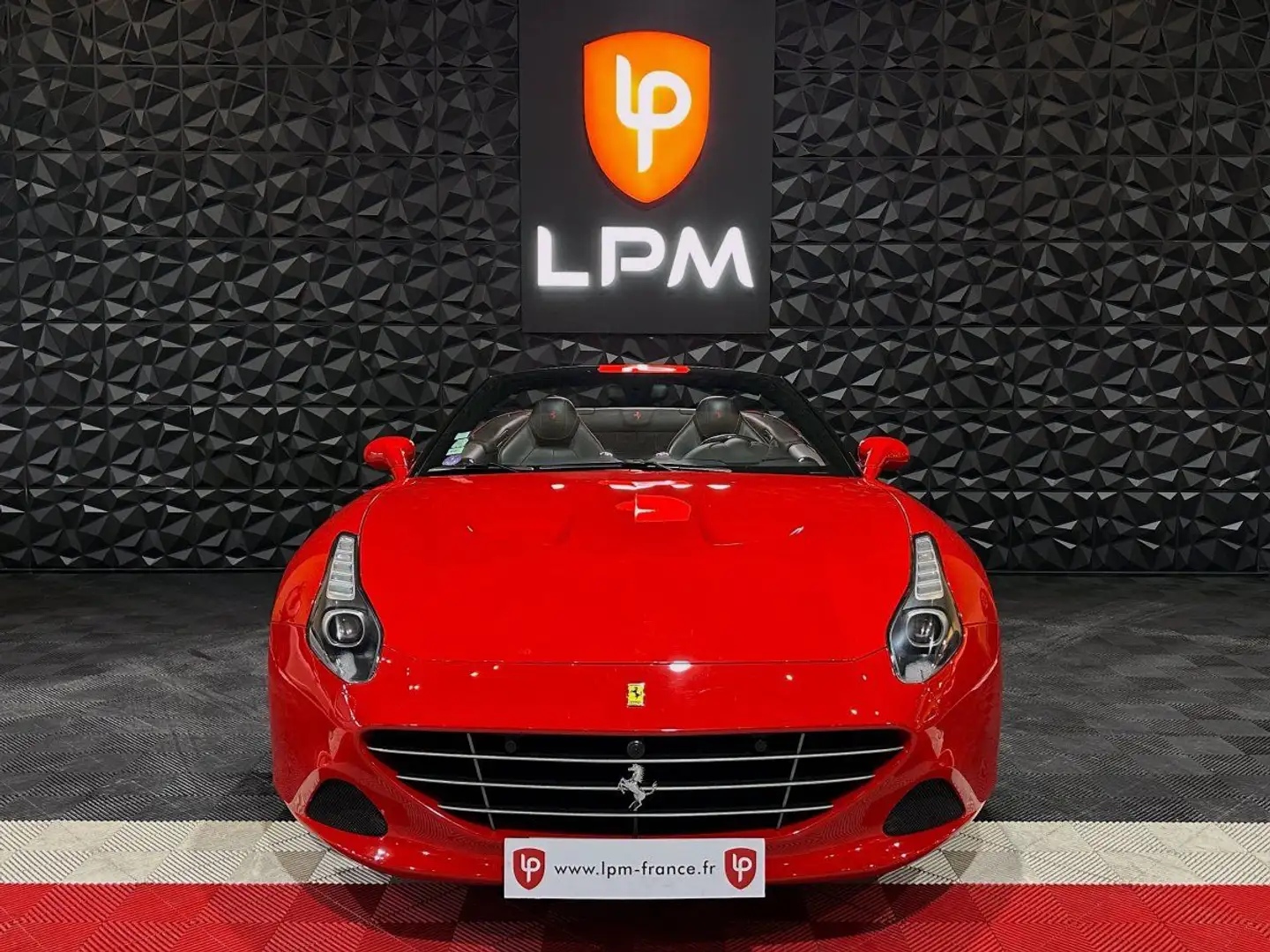 Ferrari California V8 3.9 560 CH HANDLING SPECIALE Rot - 2