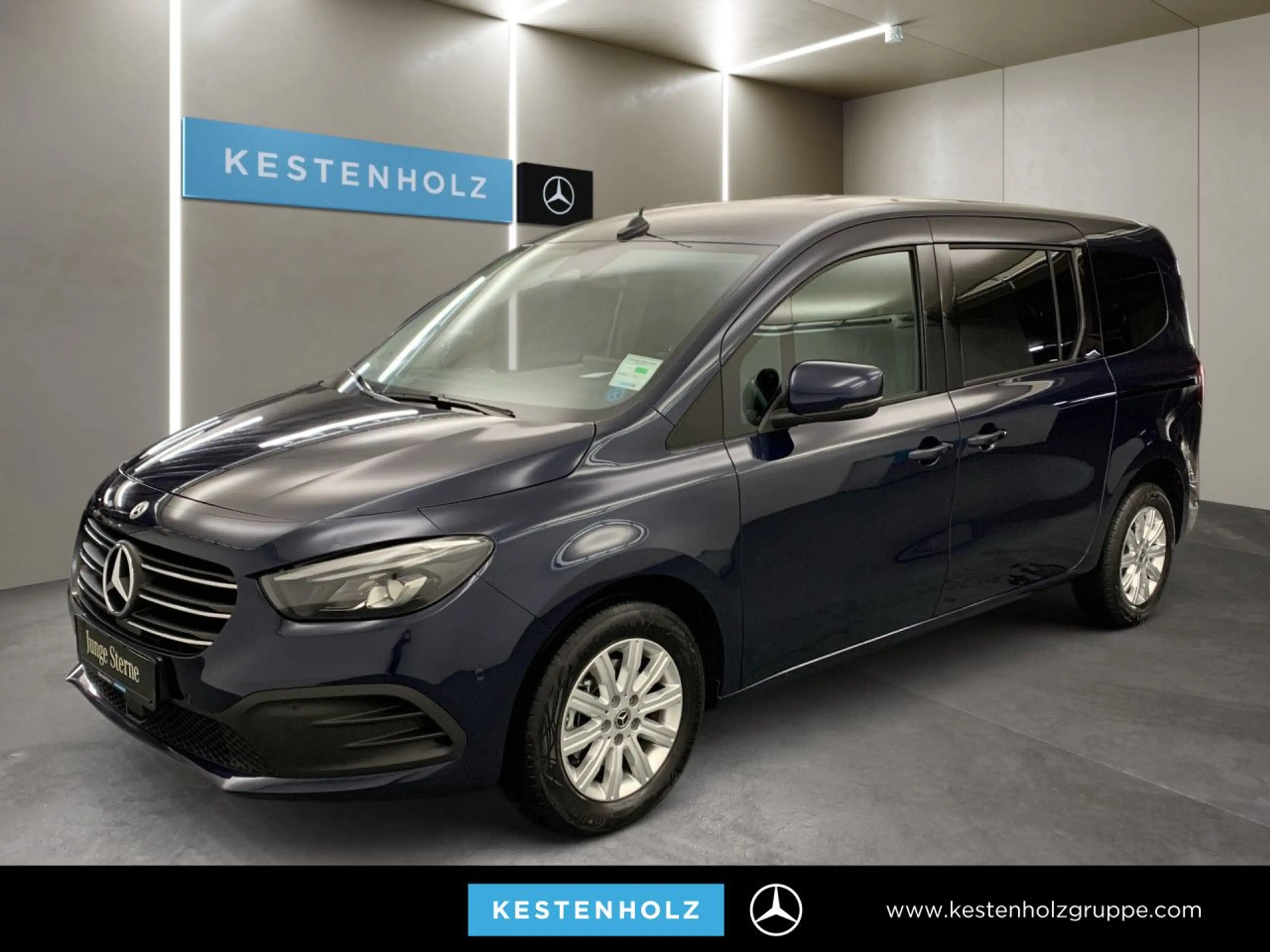 Mercedes-Benz T-Class T 180 Lang LED Keyl-GO Kamera Spurhalt-Ass PTS