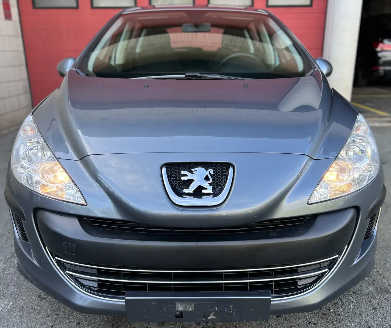 Peugeot 308 1.4i Confort Pack Grey - 2