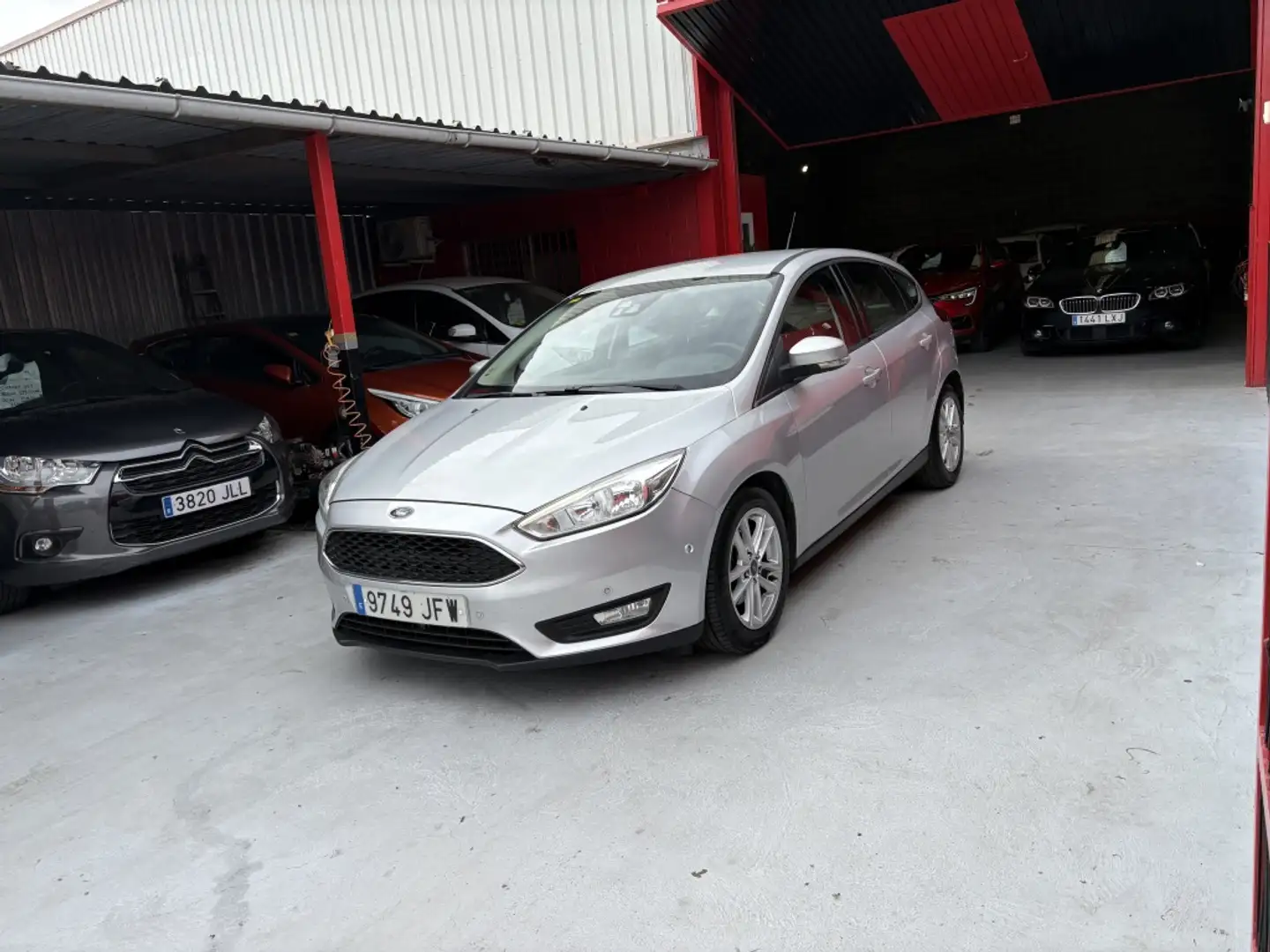 Ford Focus 1.6TDCi Titanium 115 Plateado - 2