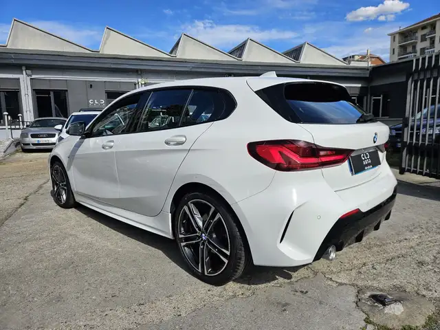 BMW 1 Series view 5
