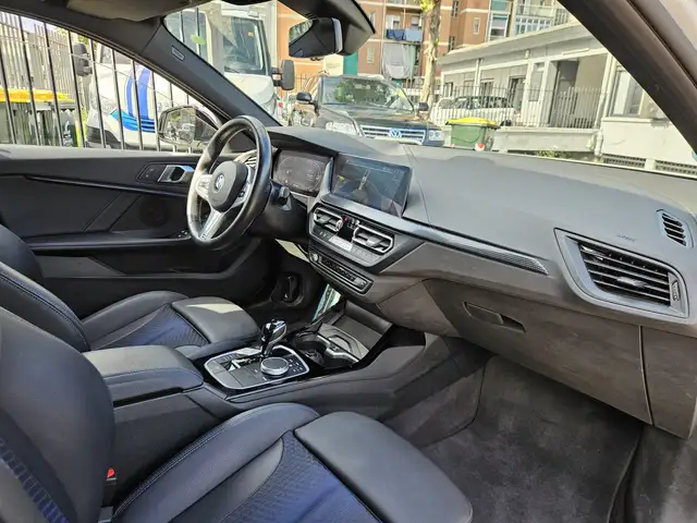 BMW 1 Series view 10