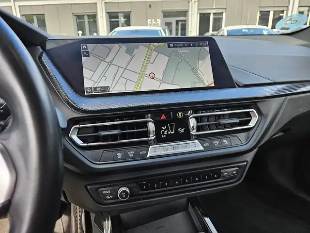 BMW 1 Series view 14