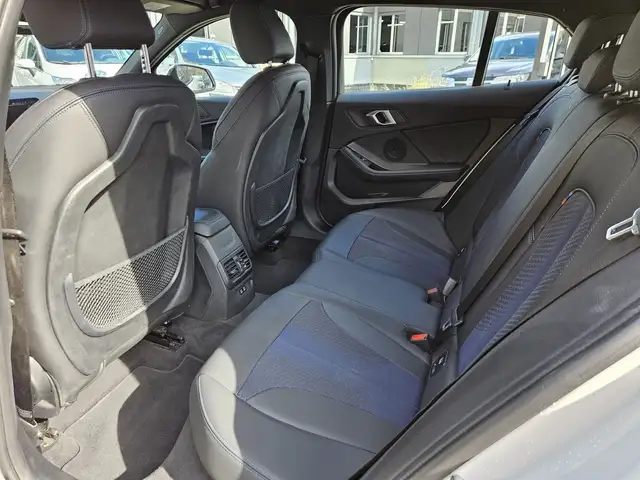 BMW 1 Series view 8