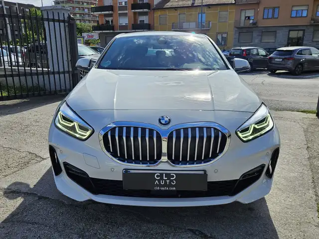 BMW 1 Series view 2