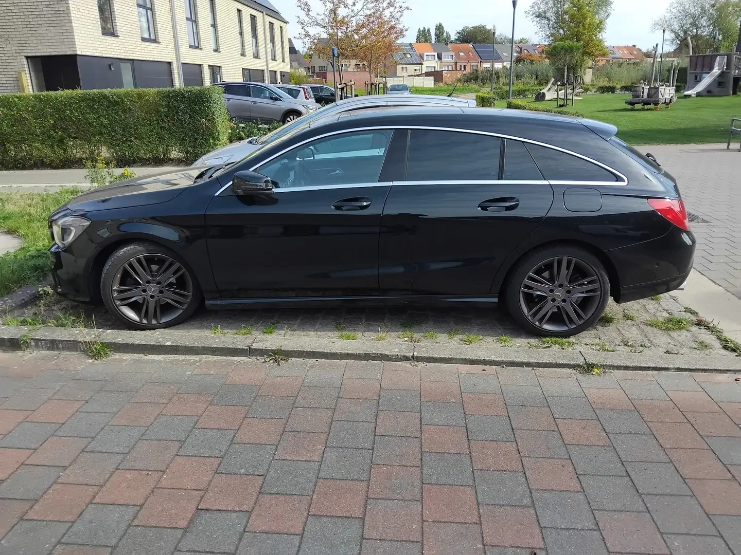 Mercedes-Benz CLA 180 Shooting Brake 7G-DCT - 1