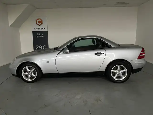 Mercedes-Benz SLK view 5