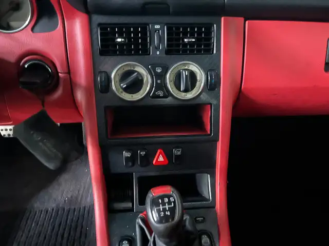 Mercedes-Benz SLK view 12