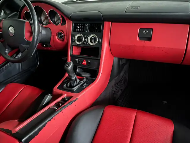 Mercedes-Benz SLK view 3