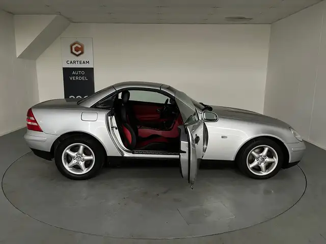 Mercedes-Benz SLK view 9