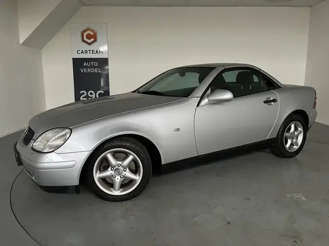 Mercedes-Benz SLK view 4