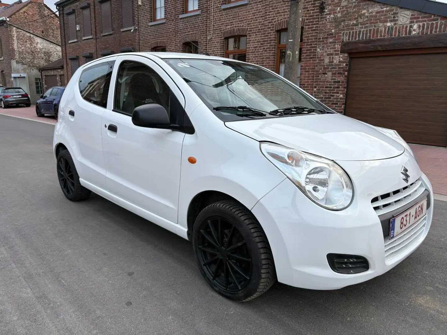 Suzuki Alto 1.0 White And Black Edition - 1
