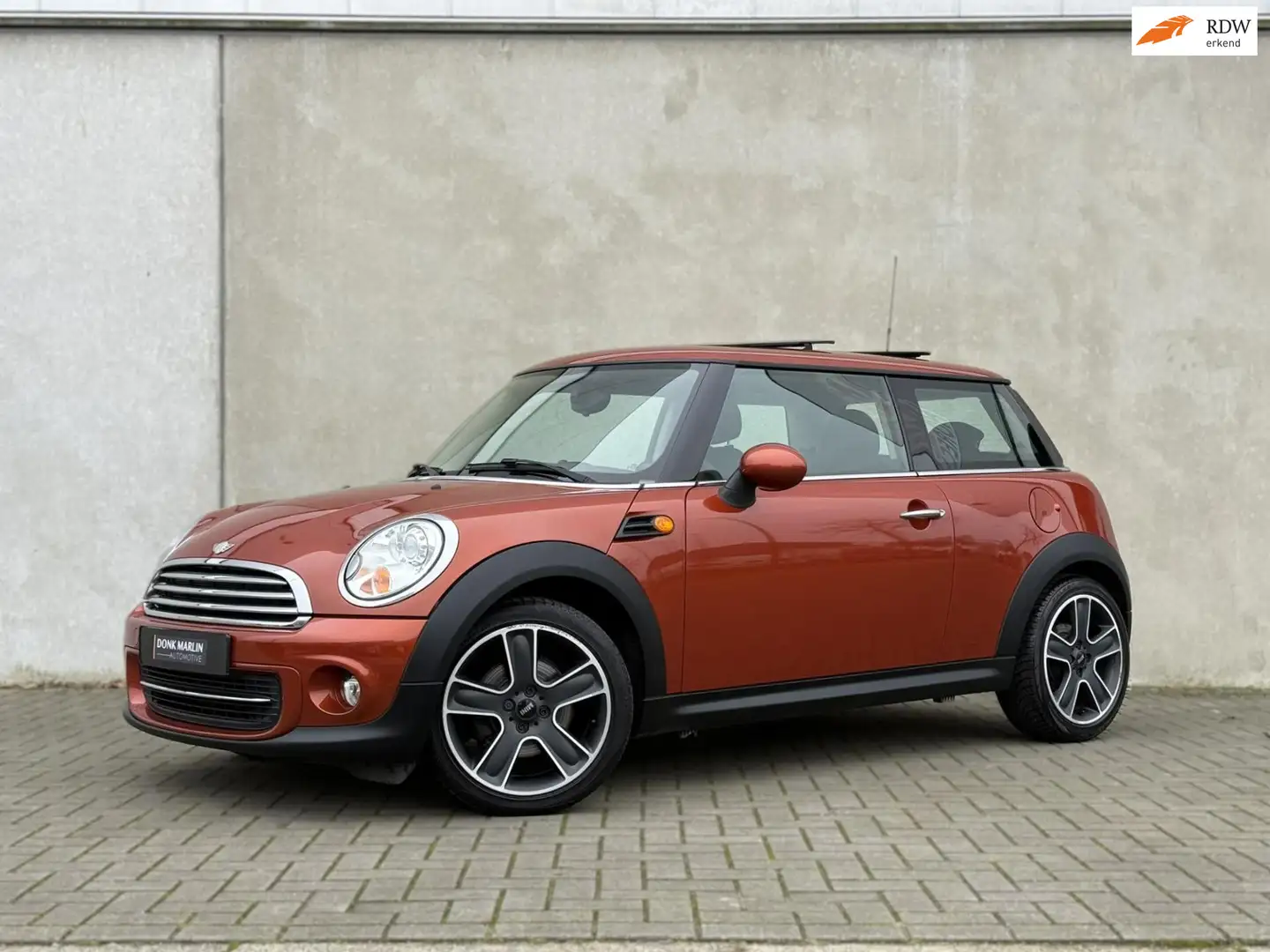 MINI Cooper Mini 1.6 PANO Airco Stoelverwarming 17 inch Orange - 1