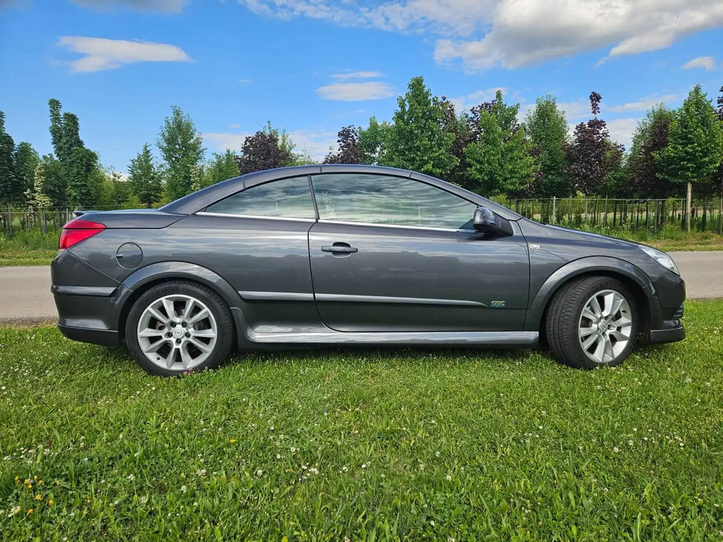 Opel Astra Astra Twin Top Cosmo 1,8 Cosmo Grau - 2