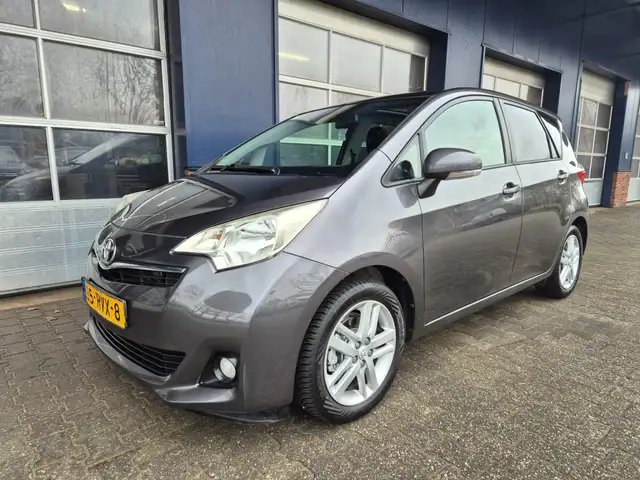 Toyota Verso-S 1.3 VVT-I DYNAMIC, Trekhaak, Keyless, Pano, Camera