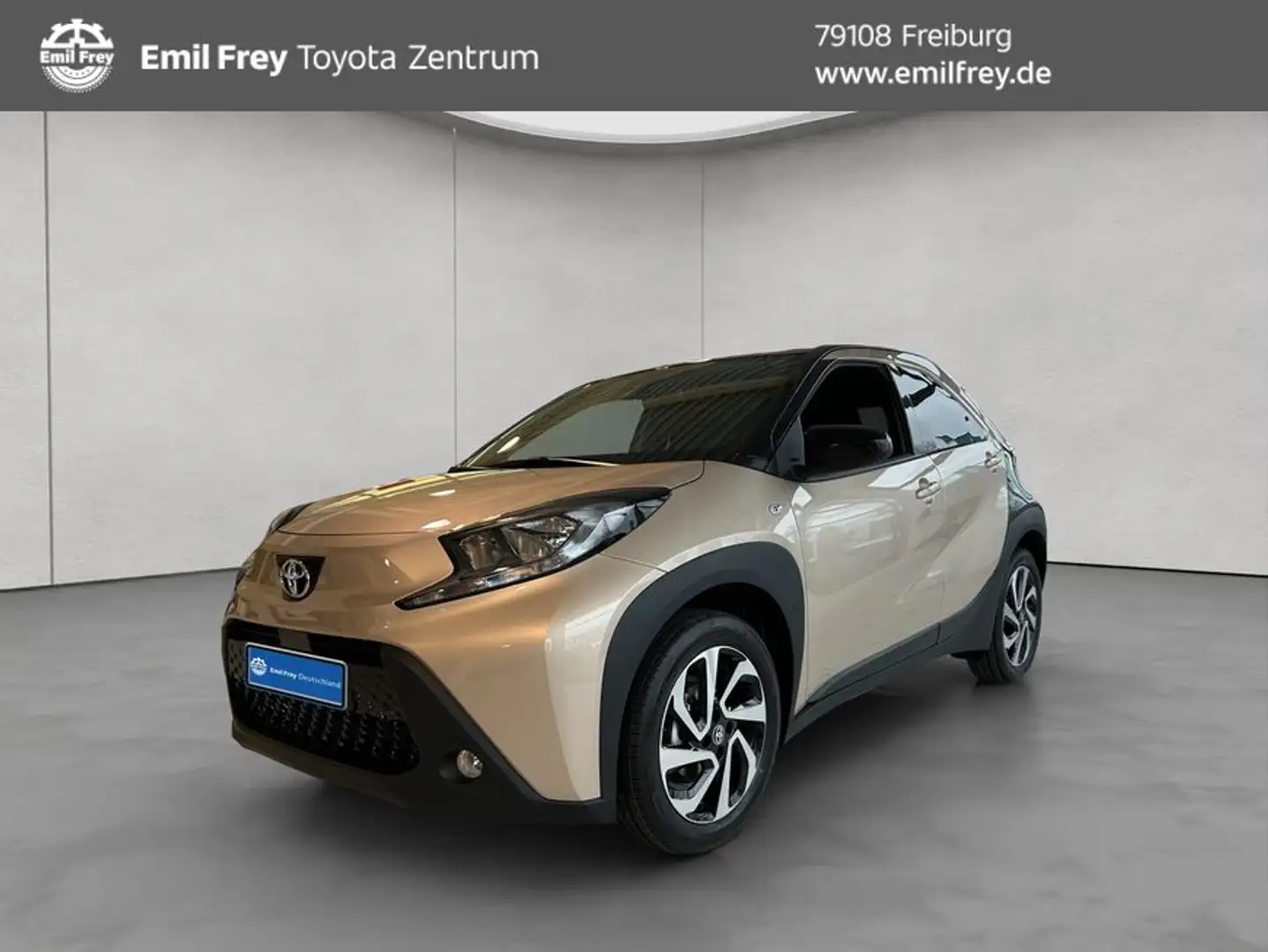 Toyota Aygo X X Teamplayer Beige - 1