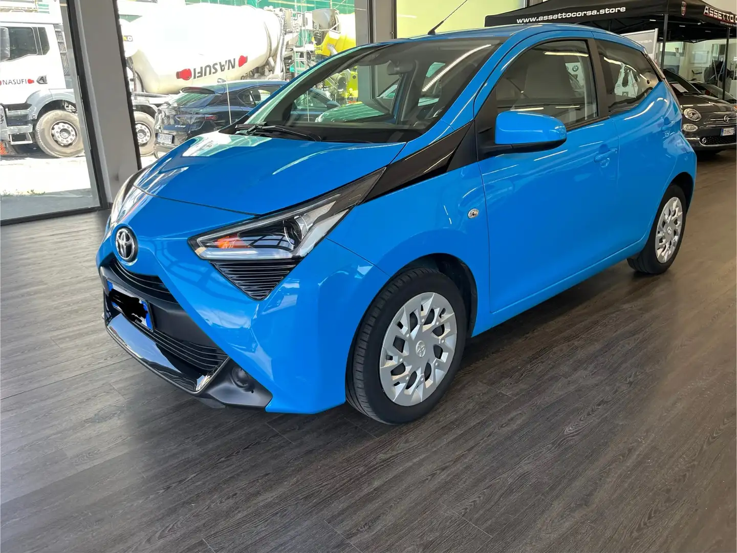 Toyota Aygo Aygo 5p 1.0 x-cite 72cv Bleu - 1
