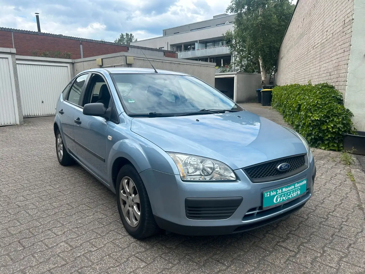 Ford Focus Lim. Trend, *TÜV NEU*, 5-Türen, Klima Blau - 1