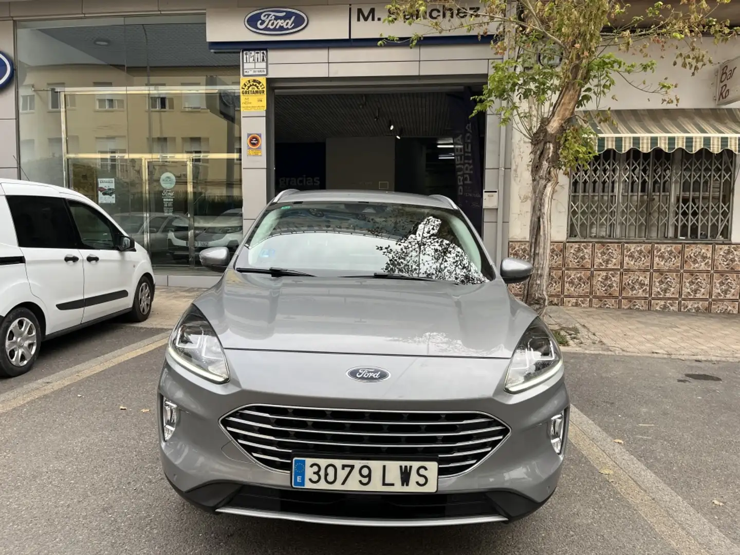 Ford Kuga 2.5 Duratec FHEV Titanium 4x2 Aut. Gris - 2