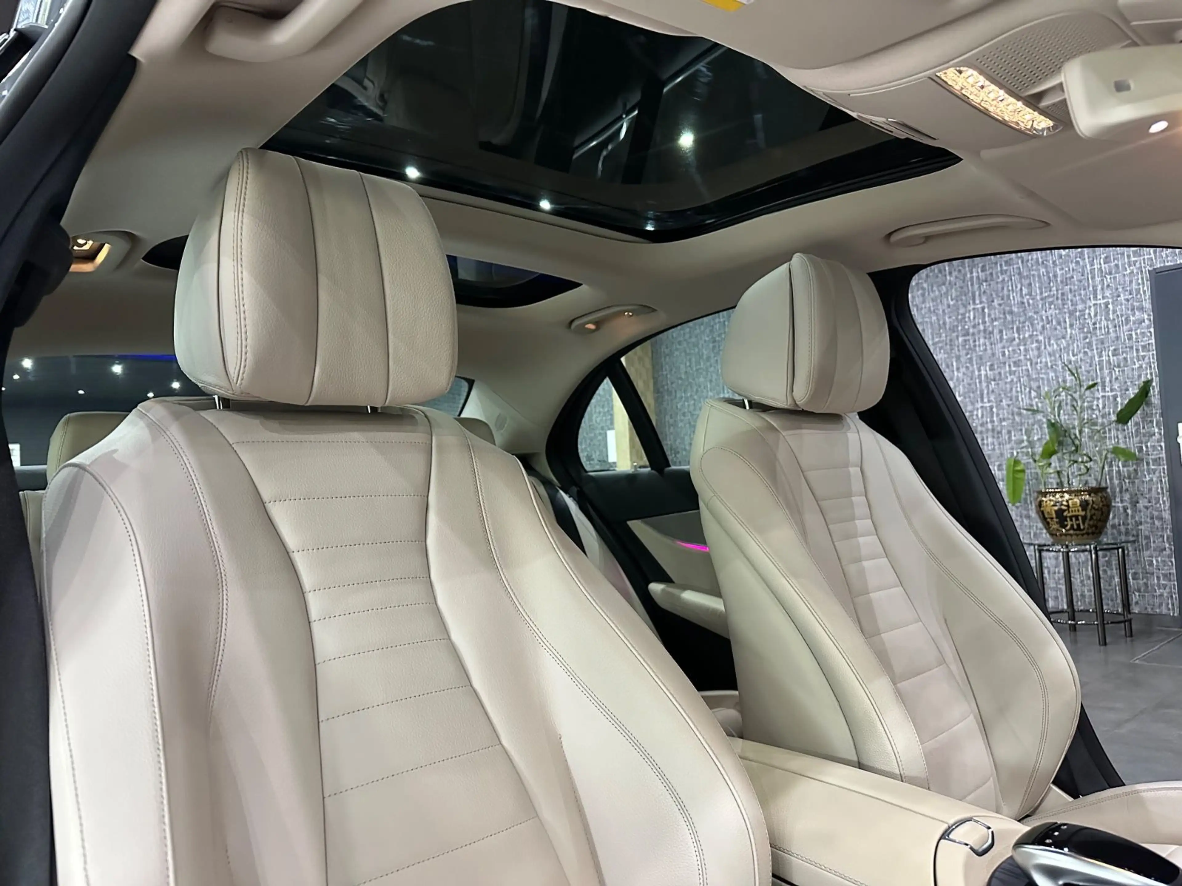 Mercedes-Benz E 450 E450 4Matic AMG Line/PANORAMA /HEAD-UP /MEMORY/ — photo 10