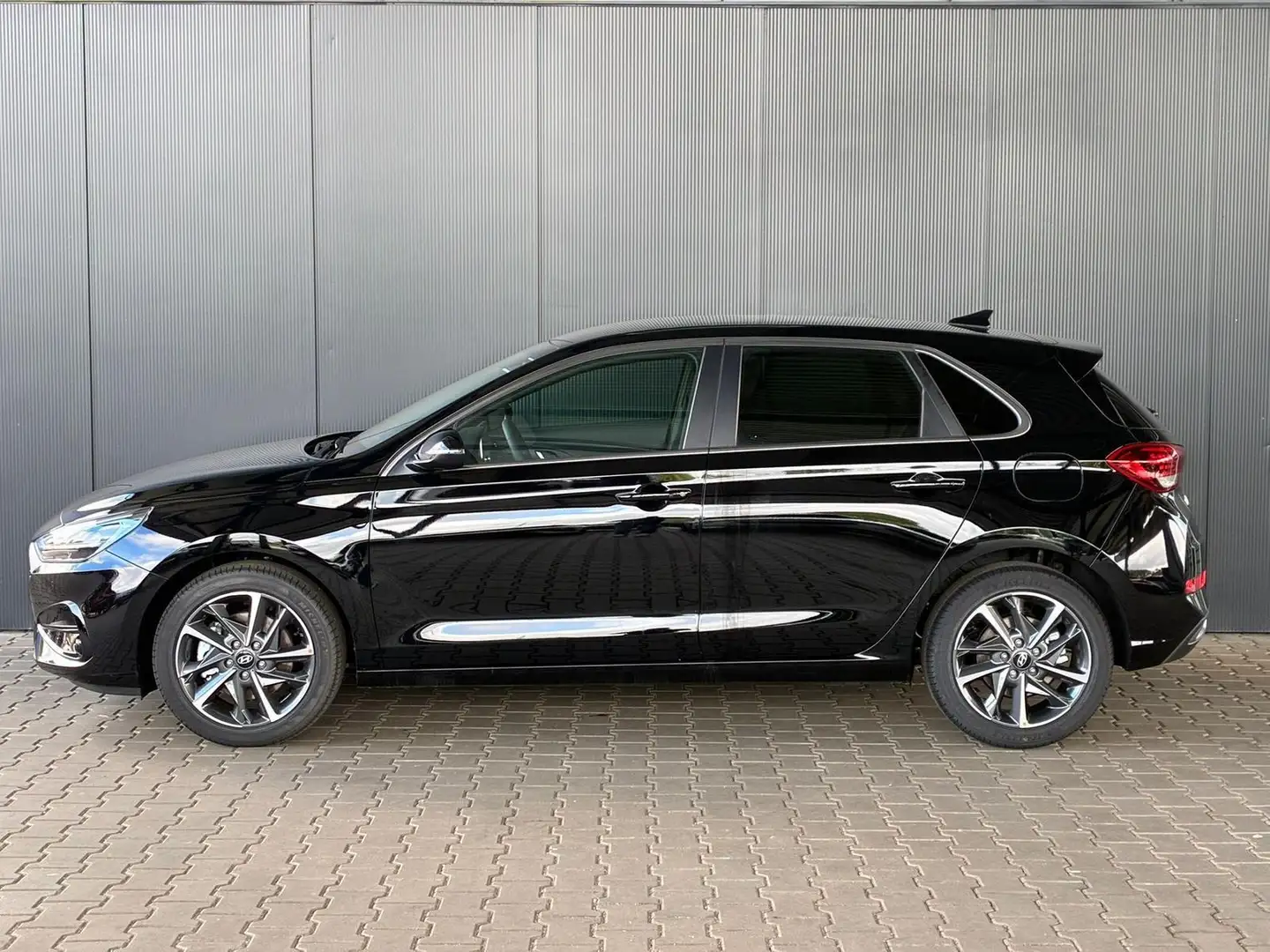 Hyundai i30 Comfort Plus 1.0 TGDI DCT/ ACC / PDC V.&H.Kamer... Schwarz - 2