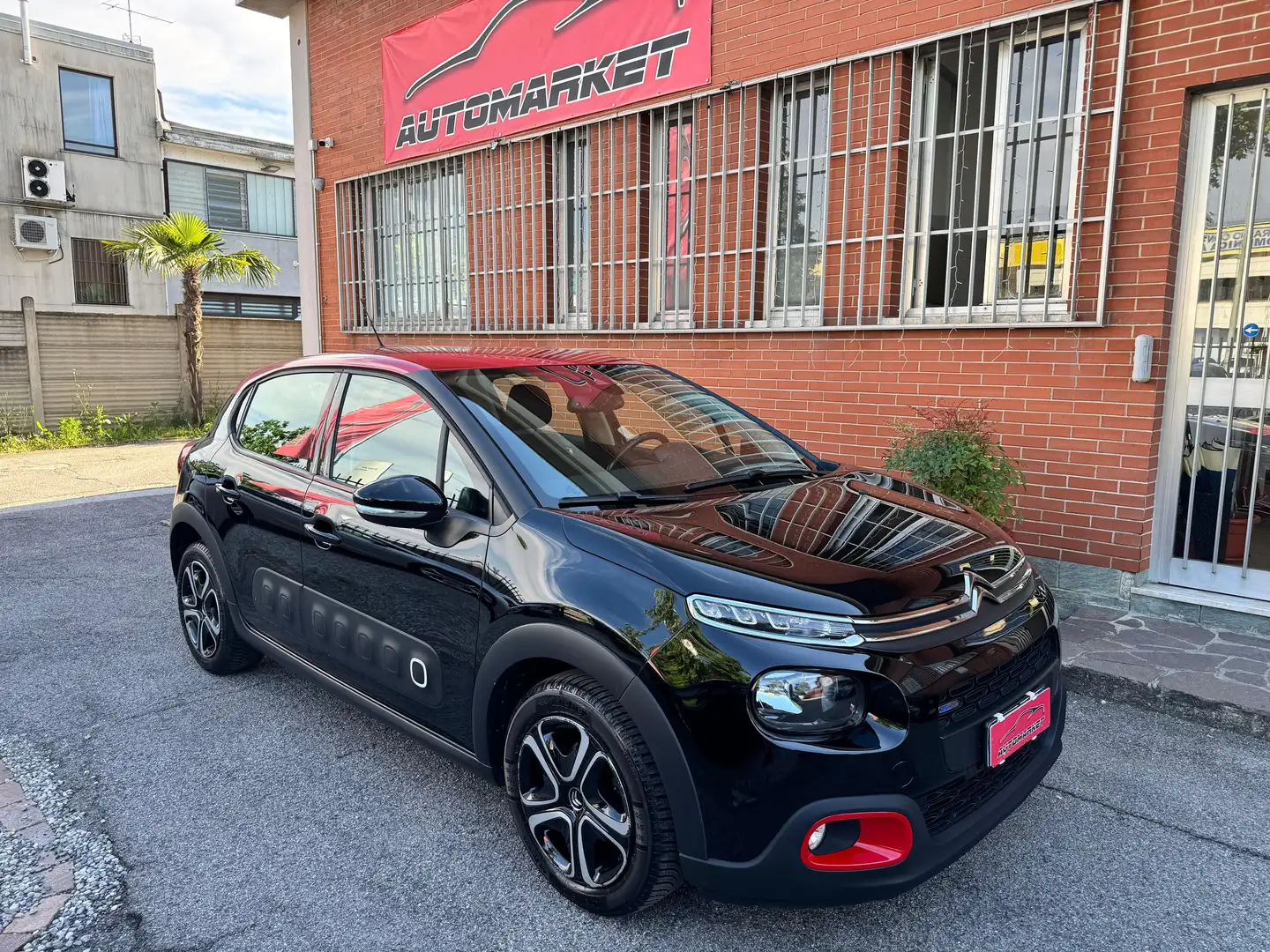 Citroen C3 1.2 puretech Feel 82cv neopatentati Schwarz - 1