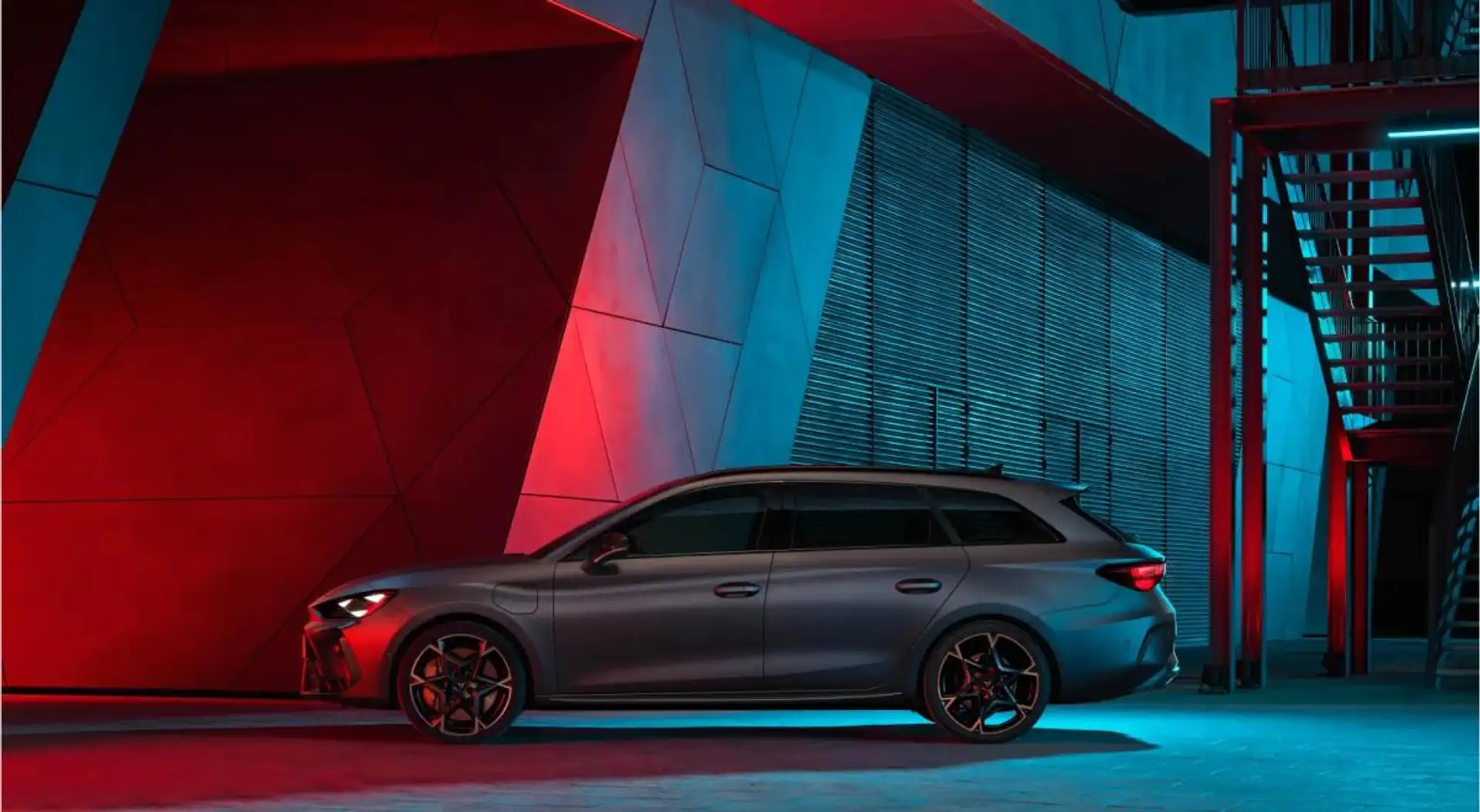 CUPRA Leon Sportstourer 1.5 eTSI 110 kW (150 PS) 7-Gang DSG * Blau - 2