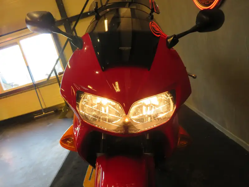 Honda VFR 800 - foto 4