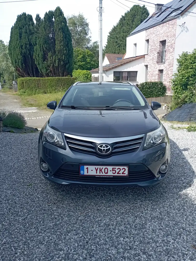 Toyota Avensis SW 124 D-4D SkyView - 1